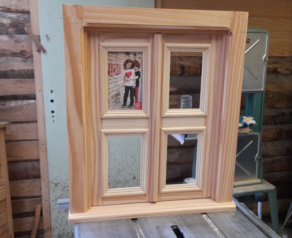 Une Fenêtre sur Vos Souvenirs avec ce cadre Photos Multivues en Bois Massif. Cadre photo pêle-mêle, cadre photo multivues, cadre photo artisanal, cadre photo en bois massif, cadre photo personnalisé, Bilderrahmen, Bilderrahmen aussi holz