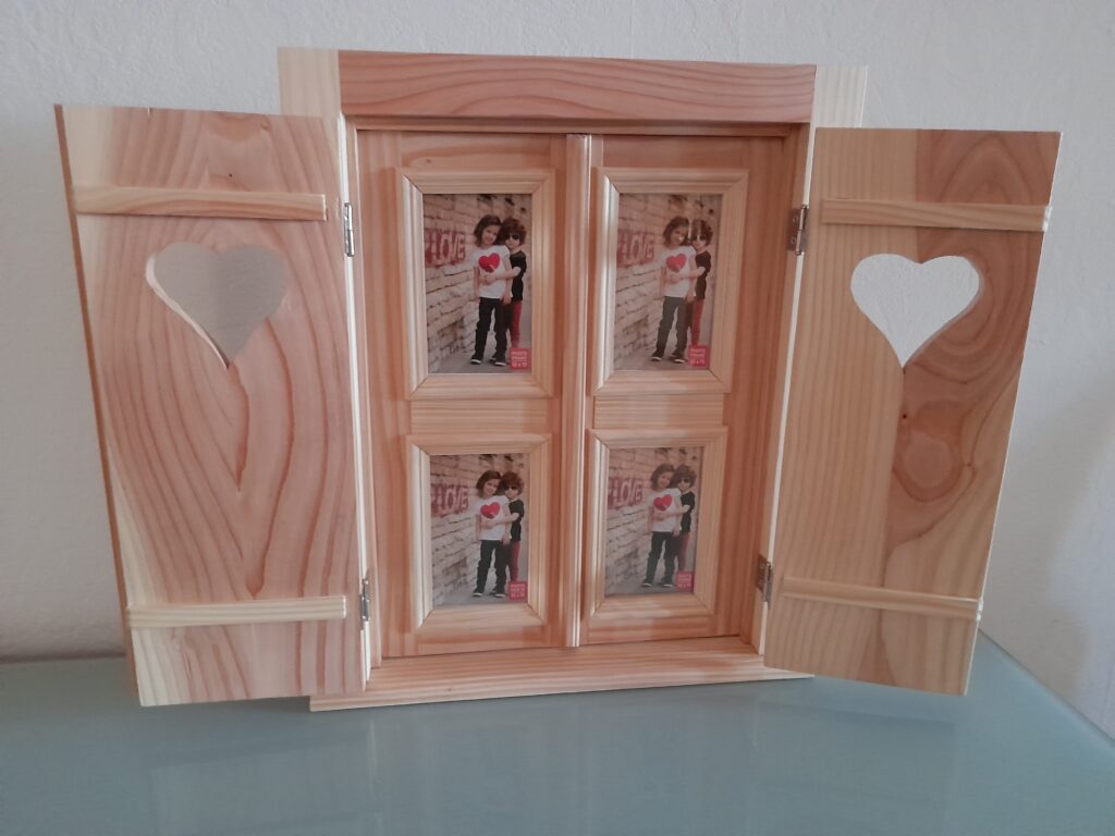 Une Fenêtre sur Vos Souvenirs avec ce cadre Photos Multivues en Bois Massif. Cadre photo pêle-mêle, cadre photo multivues, cadre photo artisanal, cadre photo en bois massif, cadre photo personnalisé, Bilderrahmen, Bilderrahmen aussi holz