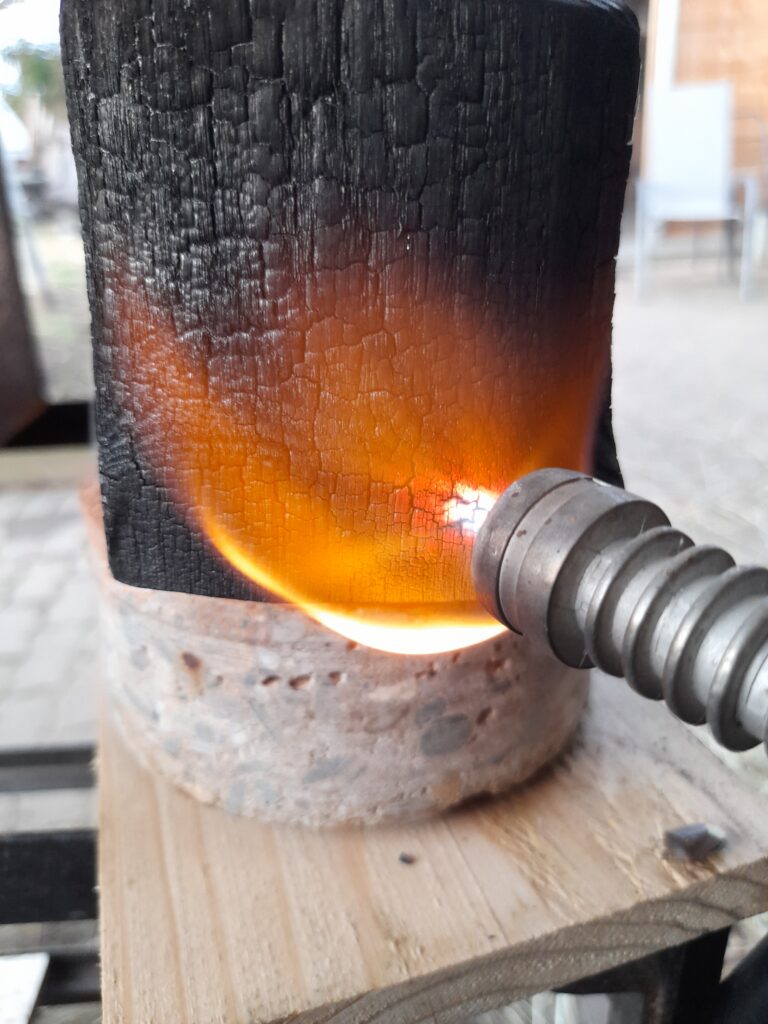 Soliflores en Bois Brûlé, soliflore, soliflore artisanal, soliflore déco moderne, idée cadeau, cadeau fête des mères ou des grands-mères, soliflore bois tourné