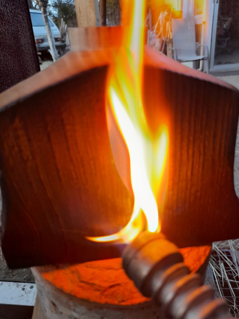 Soliflores en Bois Brûlé, soliflore, soliflore artisanal, soliflore déco moderne, idée cadeau, cadeau fête des mères ou des grands-mères, soliflore bois tourné