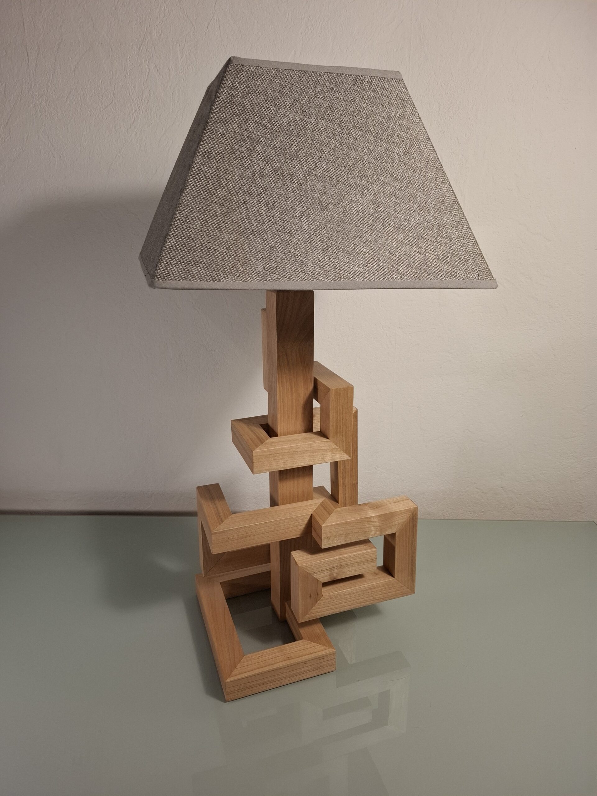 Lampe à poser design, lampe moderne en merisier massif, lampe artisanale, lampe pièce unique, décoration intérieure, éclairage, Holzlampe, Holzlampe aussi Kirschbaum.