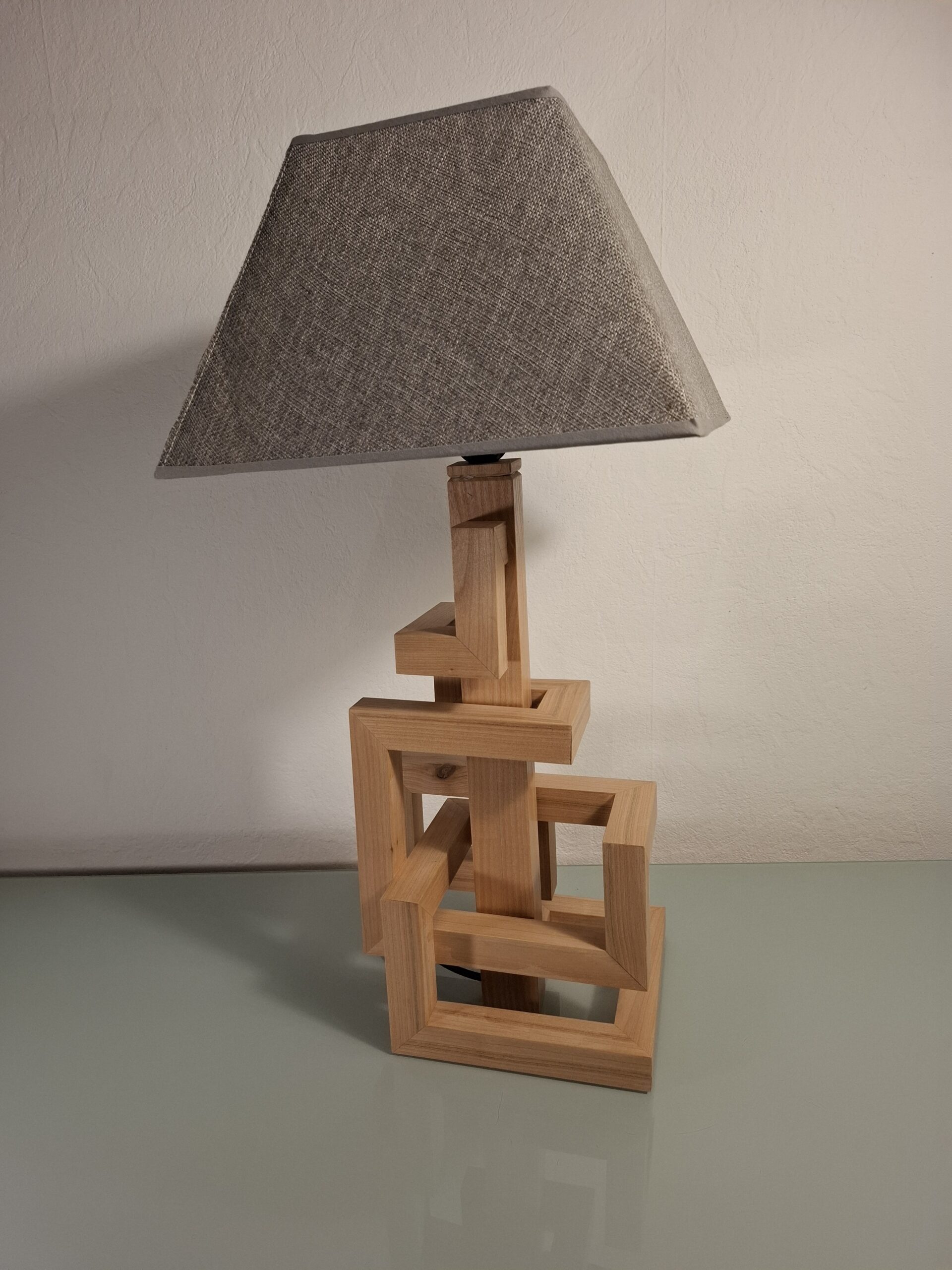 Lampe à poser design, lampe moderne en merisier massif, lampe artisanale, lampe pièce unique, décoration intérieure, éclairage, Holzlampe, Holzlampe aussi Kirschbaum.