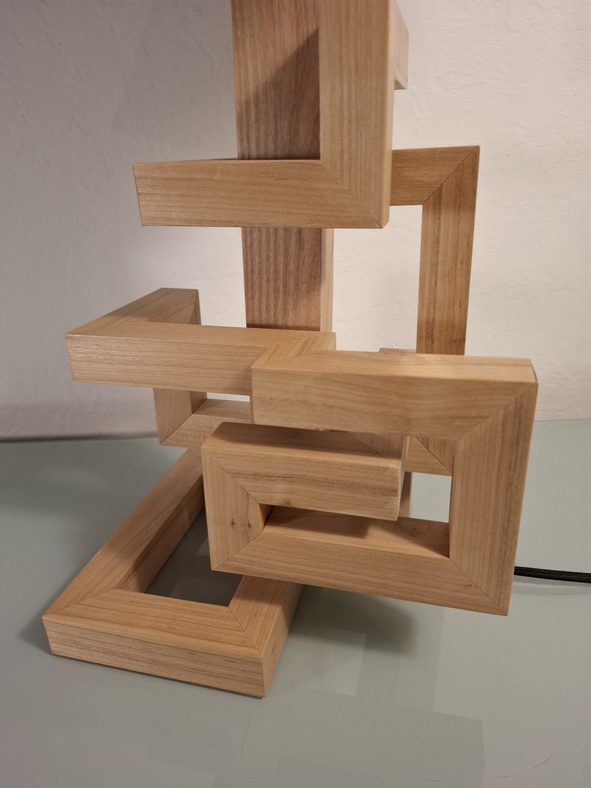 Lampe à poser design, lampe moderne en merisier massif, lampe artisanale, lampe pièce unique, décoration intérieure, éclairage, Holzlampe, Holzlampe aussi Kirschbaum.