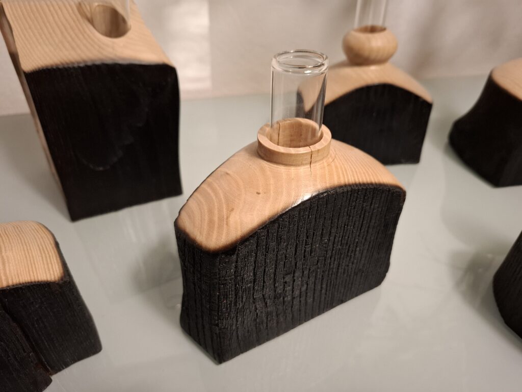 Soliflores en Bois Brûlé, soliflore, soliflore artisanal, soliflore déco moderne, idée cadeau, cadeau fête des mères ou des grands-mères, soliflore bois tourné