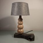 Lampe en bois tourné