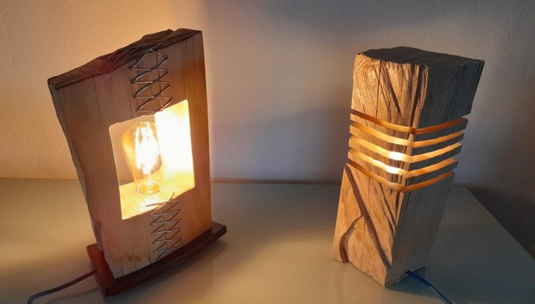 Luminaire artisanal, lampe à poser en bois, lampe à poser bûche empilée, lampe design, lampe à poser naturelle