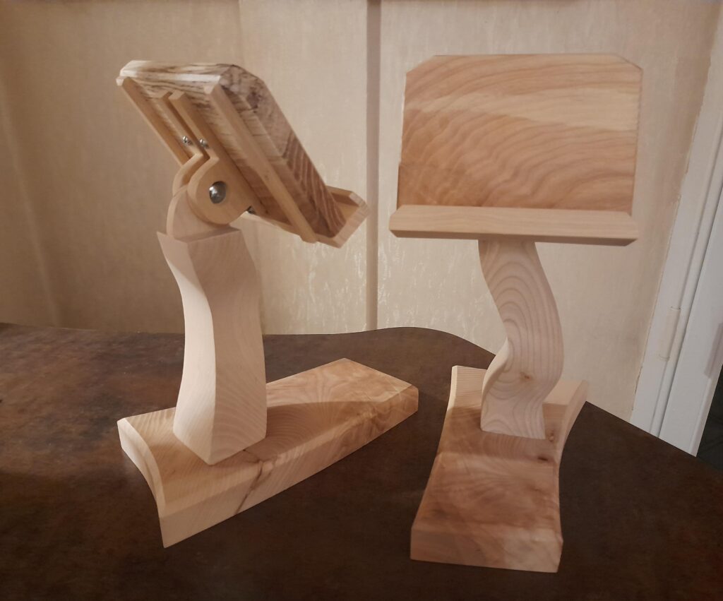 Support pour téléphone en bois, Support téléphone réglable, Support tablette, support de téléphone artisanal, support téléphone original, support téléphone en bois massif.