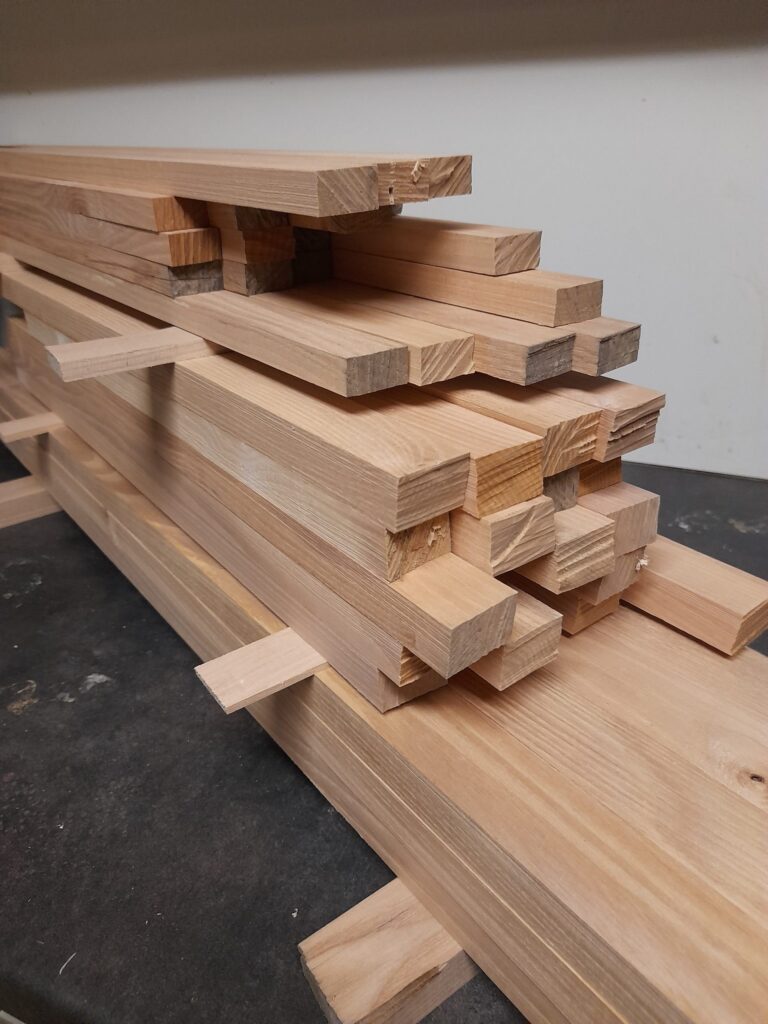 Bois préparé pour Vos Projets Créatifs, bois raboté sur mesure, moulures en bois sur mesure, tasseaux en bois, bois pour DIY,