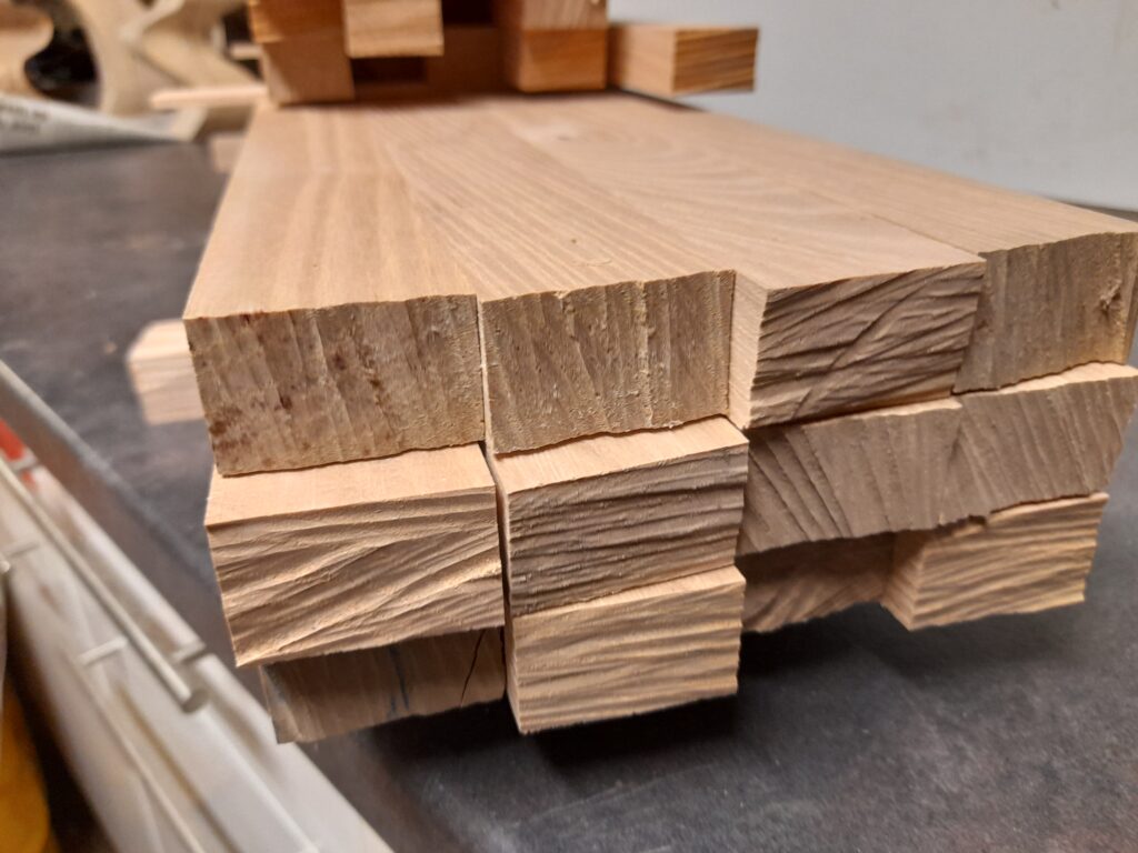 Bois préparé pour Vos Projets Créatifs, bois raboté sur mesure, moulures en bois sur mesure, tasseaux en bois, bois pour DIY,