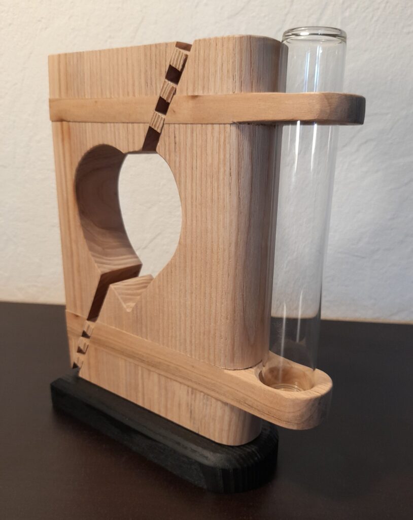 Un Cadeau Élégant, soliflore artisanal, soliflore en bois, soliflore tube éprouvette, soliflore style contemporain, soliflore design