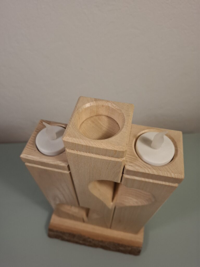 Un Bougeoir en Bois Massif