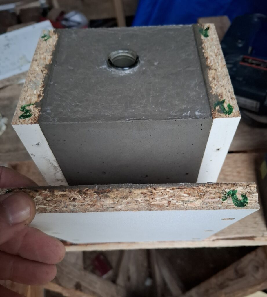 Soliflore Lumineux en Béton