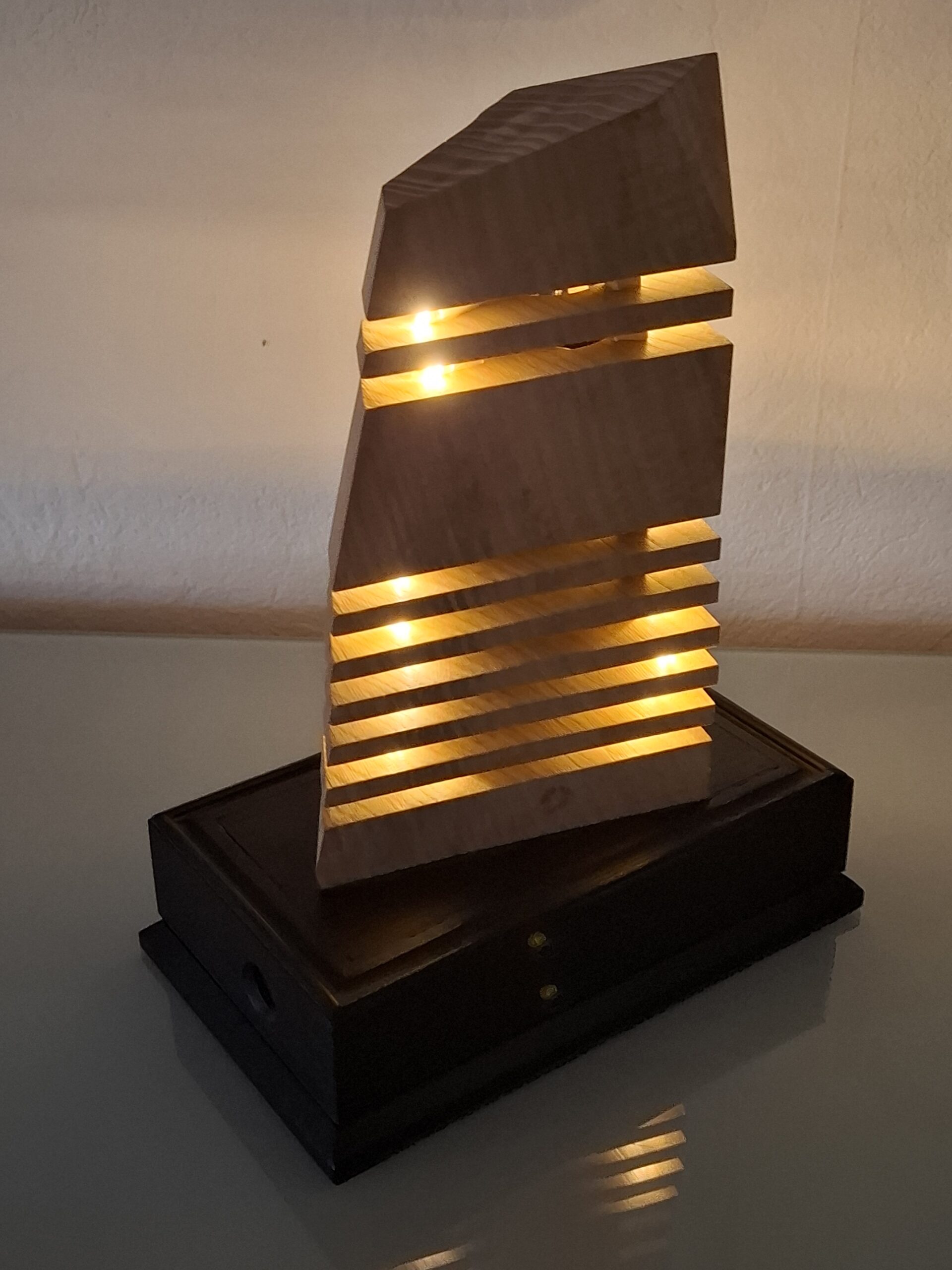Lampe de Table Mobile en Bois