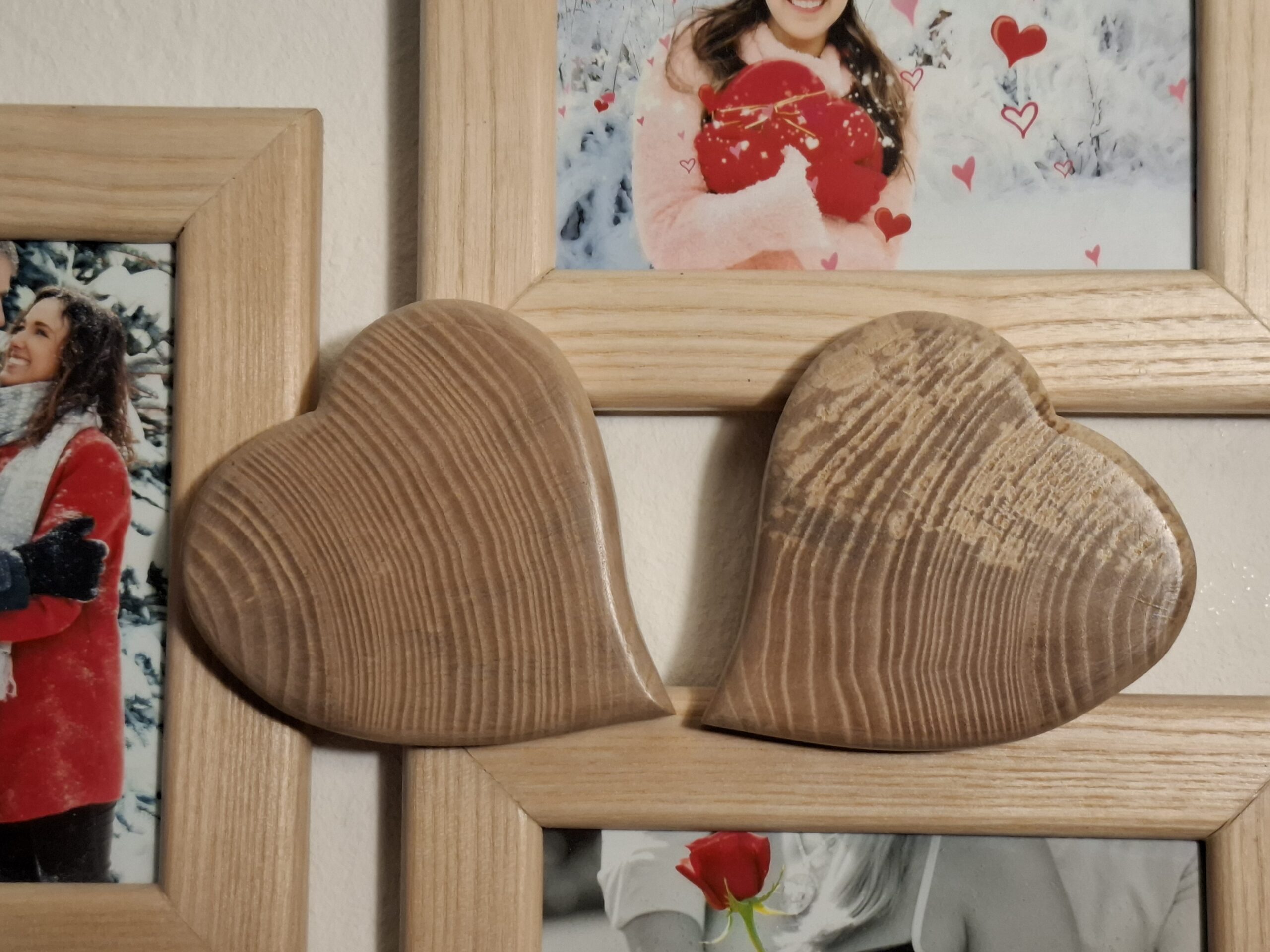 Cadre Photos Multi Vues au design unique et élégant est parfait pour mettre en valeur vos plus belles images de couple ou de mariage