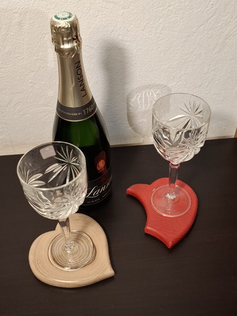 Duo cœurs en bois massif - l'idée cadeau qui fait mouche
