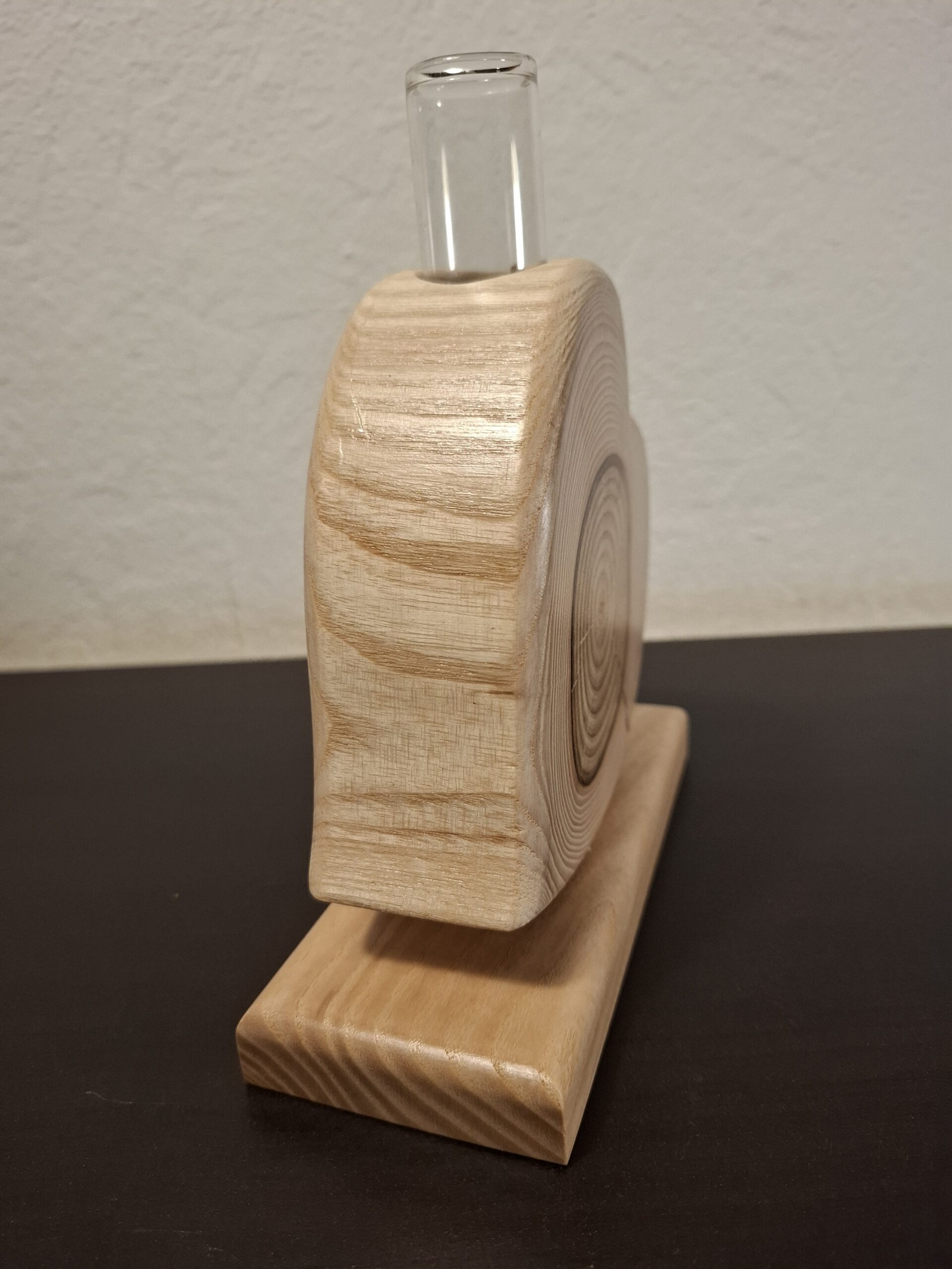 Soliflore décoratif en bois massif, objet déco élégant pour intérieur chaleureux
