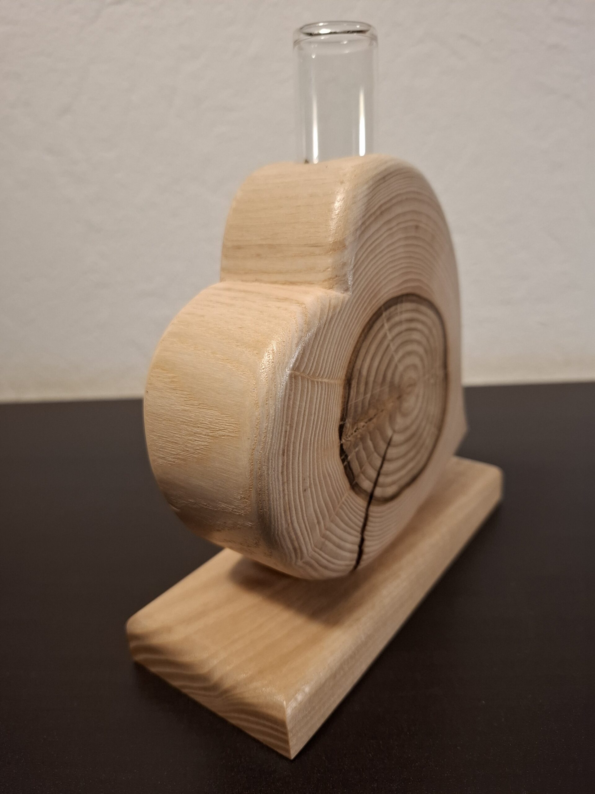 Soliflore en bois massif au design naturel et élégant pour décoration intérieure